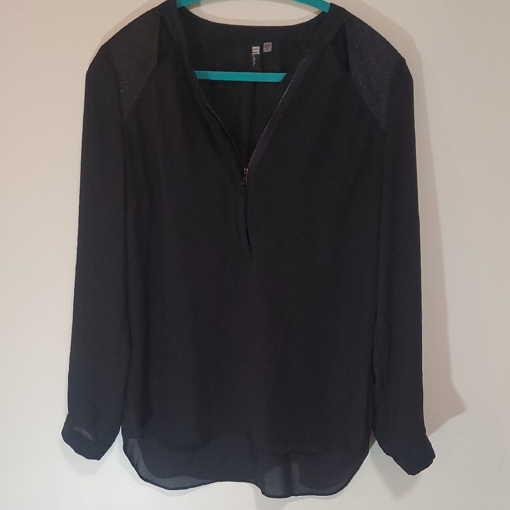 Kut from the Kloth Charcoal Long Sleeve Blouse